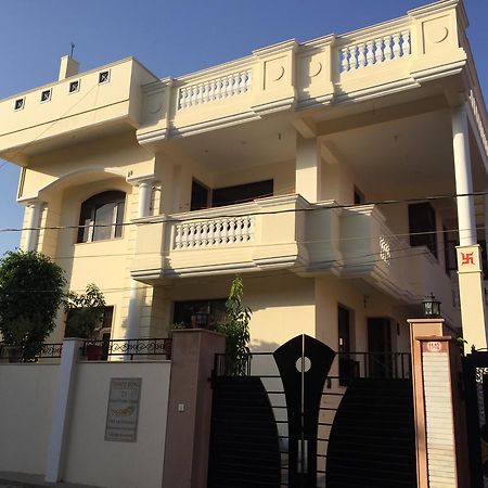 Oyo 10122 Shanti Vilas Homestay Jaipur Exterior foto